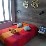 P&p Nimes-centre Bed & Breakfast