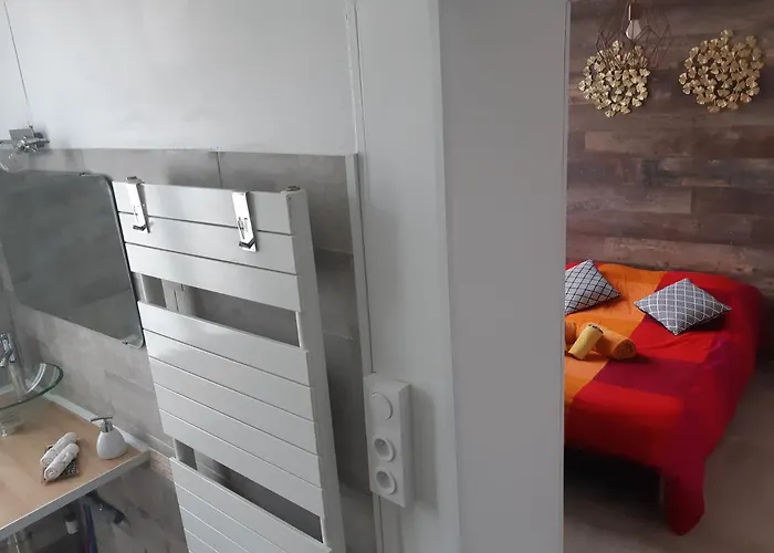 P&p Nimes-centre Bed & Breakfast