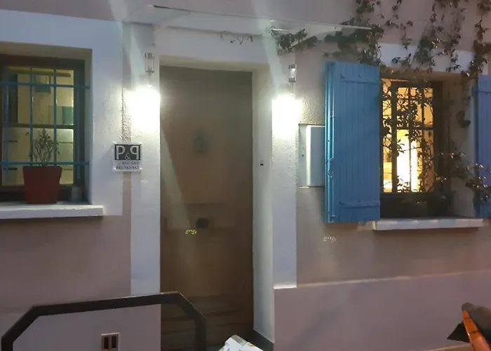 P&p Nimes-centre Bed & Breakfast